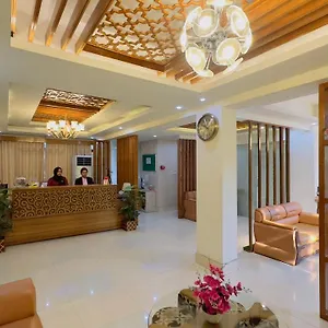 3* Hotel Grand Circle