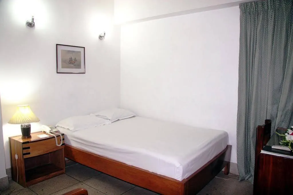 White House Hotel - City Center Ντάκα