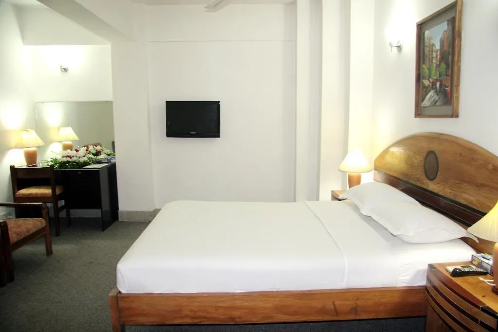 White House Hotel - City Center Ντάκα